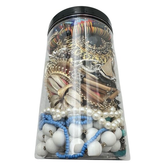 Mystery Jewelry Jar #1070 Wearable Quality Pieces 2lbs Necklace Bracelet Earring - Picture 2 of 4